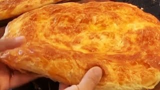 Мука+Молоко и ЛУК💯💣!Я не Устаю их Готовить!Обалденная Вкуснота к чаю за копейки!Слоеная леп.с луком