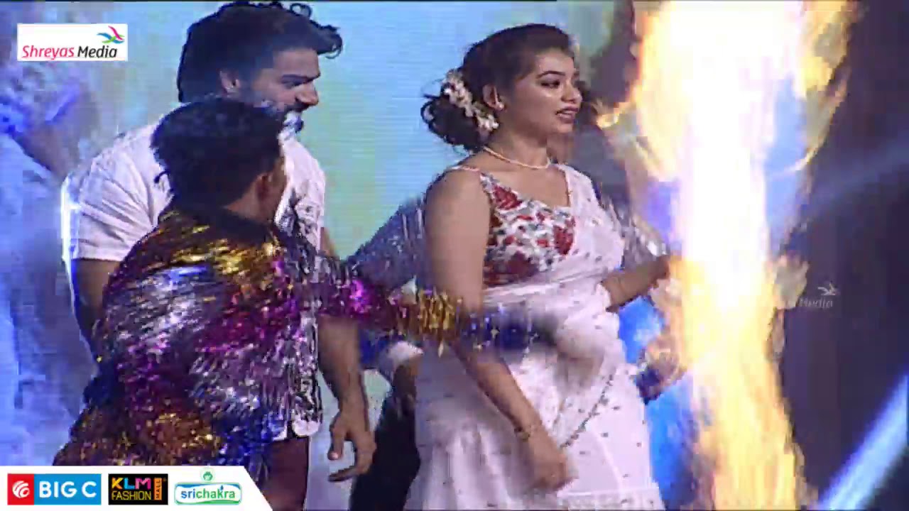 Digangana And KarthikeyaS Electrifying performance | Hippi Pre Release Event | Shreyas Media |