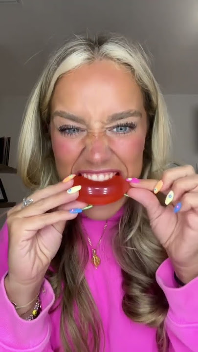Taste testing a Korean stress ball🤪😋💗 #candyreview #viralcandy #internationalsnacks #koreanfood