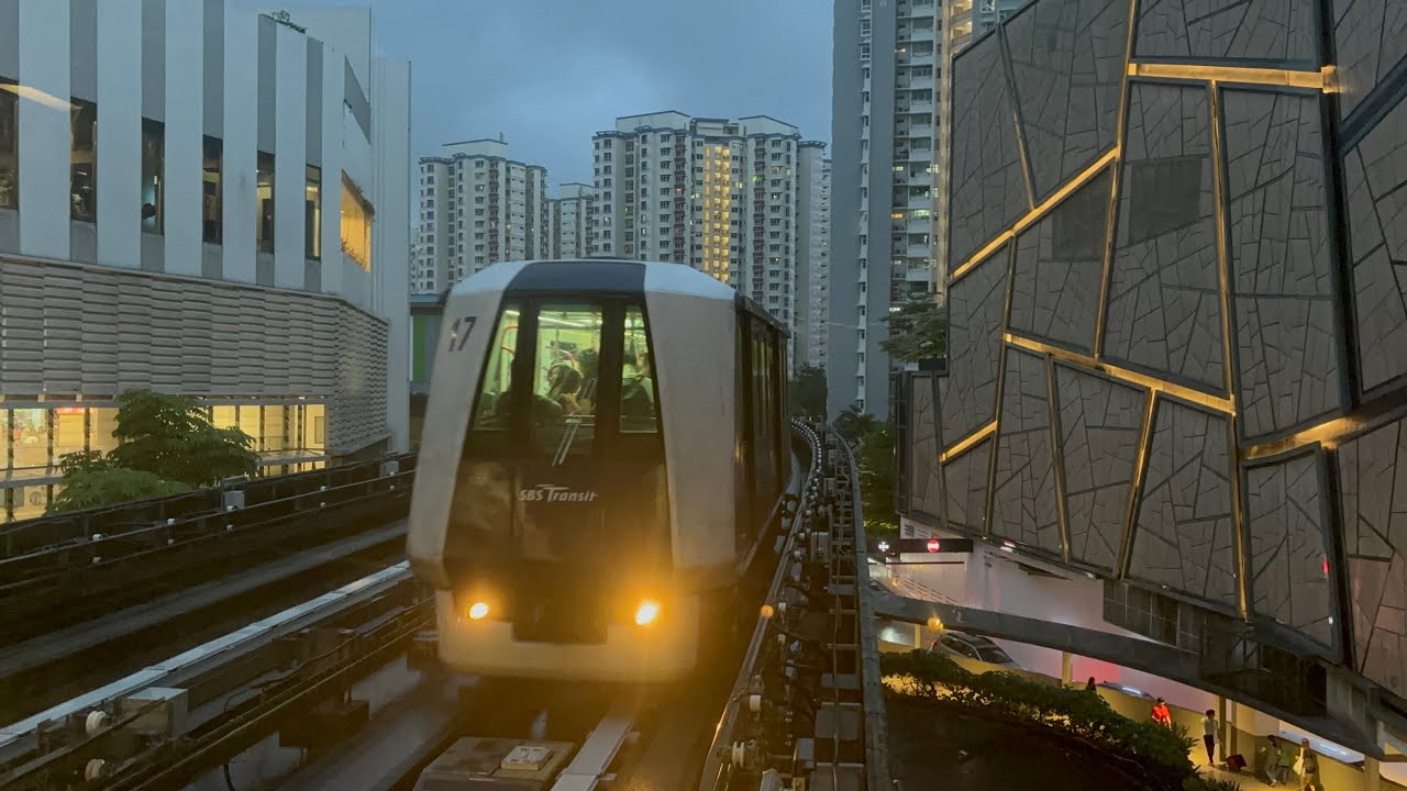 SBS Transit SKLRT Crystal Mover C810 [17] arriving Fernvale (West Loop ...