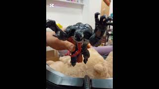 Spider-Man VS Venom.  Ya tengo peanas! Ya no manos xD #spiderman #marvellegends #venom #stopmotion