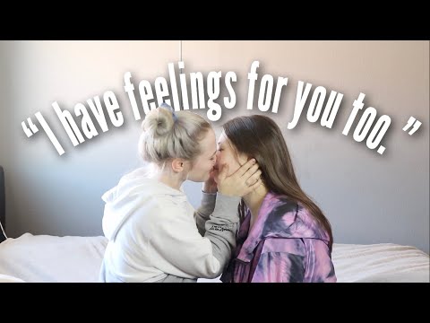 telling my bff i love her *she confesses her love* PRANK