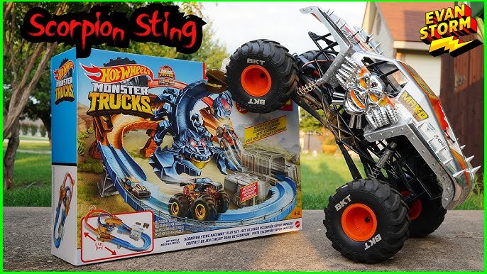 Hot Wheels Monster Trucks Stunt Tire Play Set