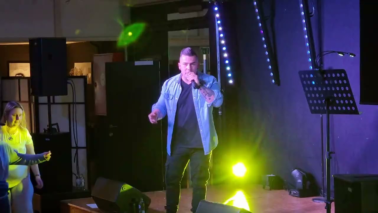 Jij krijgt die lach niet van mijn gezicht -  Gio Vano