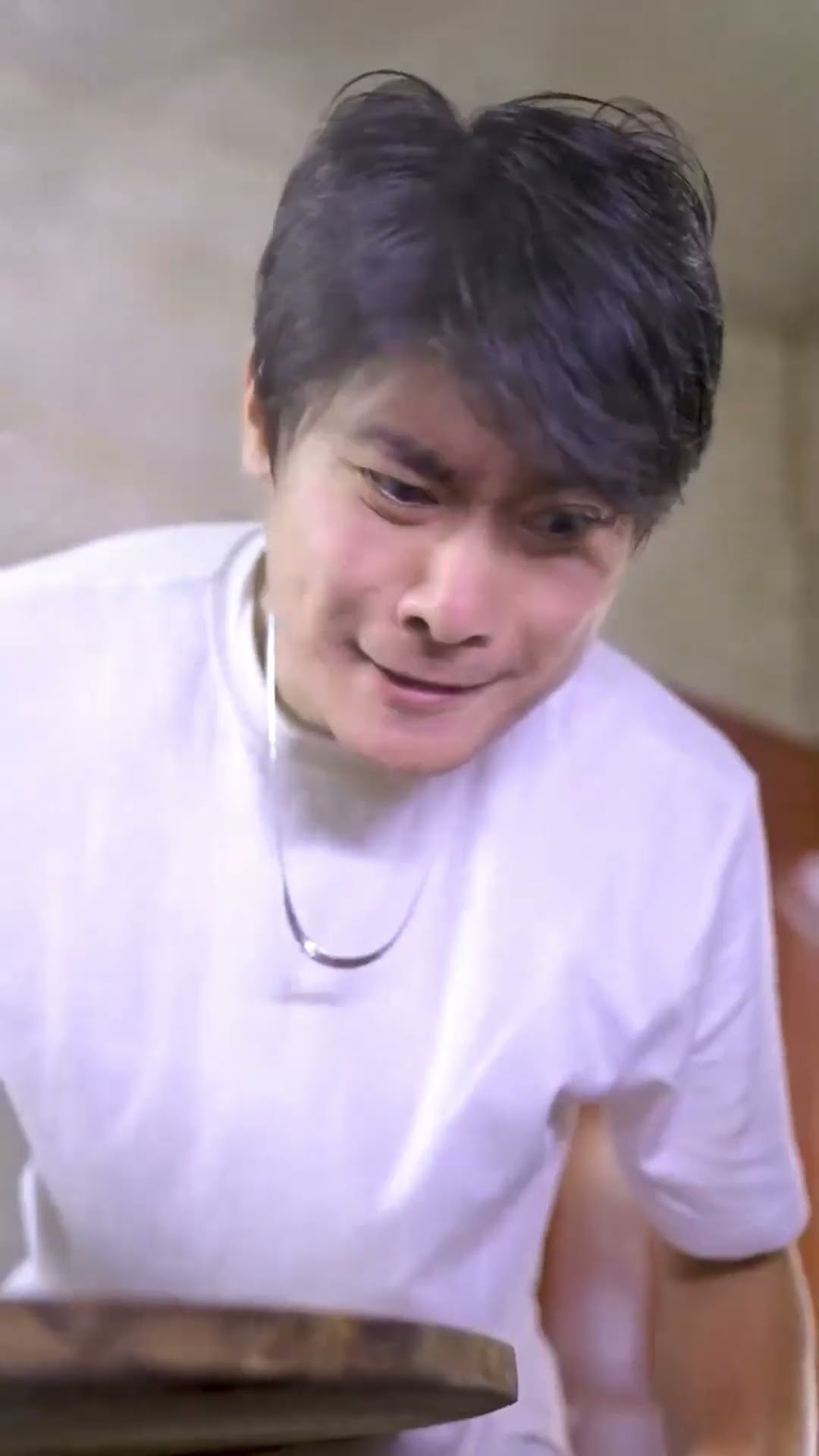 Crazy son burnt his mother's braised pork! #shorts#guige #funny #film
