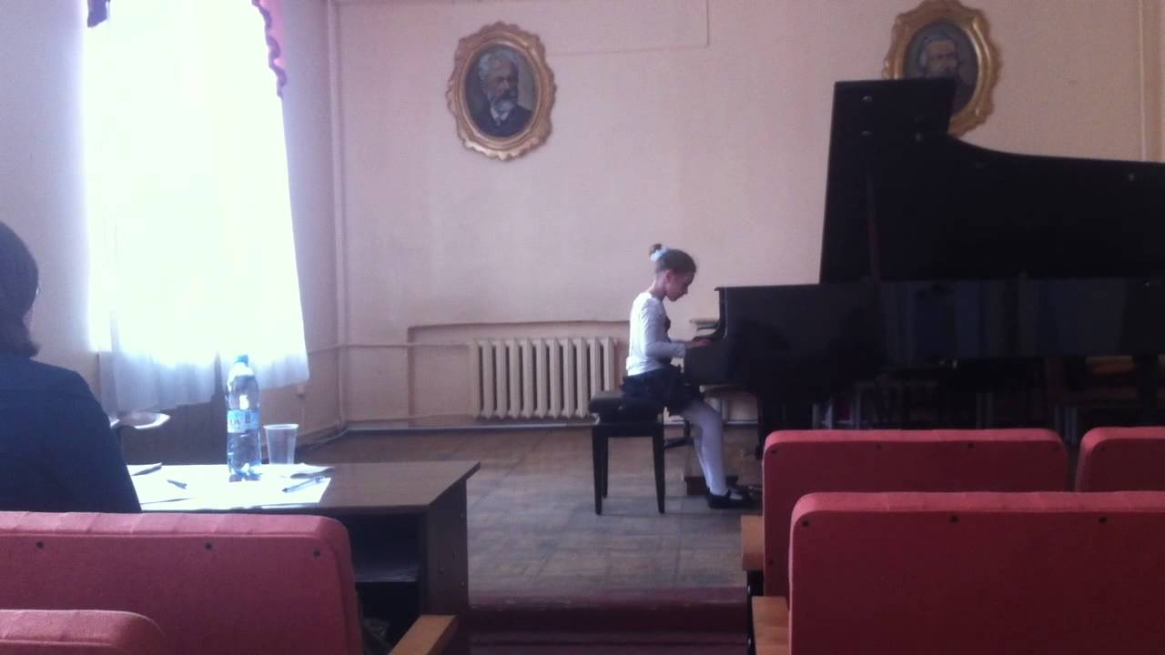 Виктория Щербакова (7 лет 1 мес). Чайковский, Свиридов - YouTube