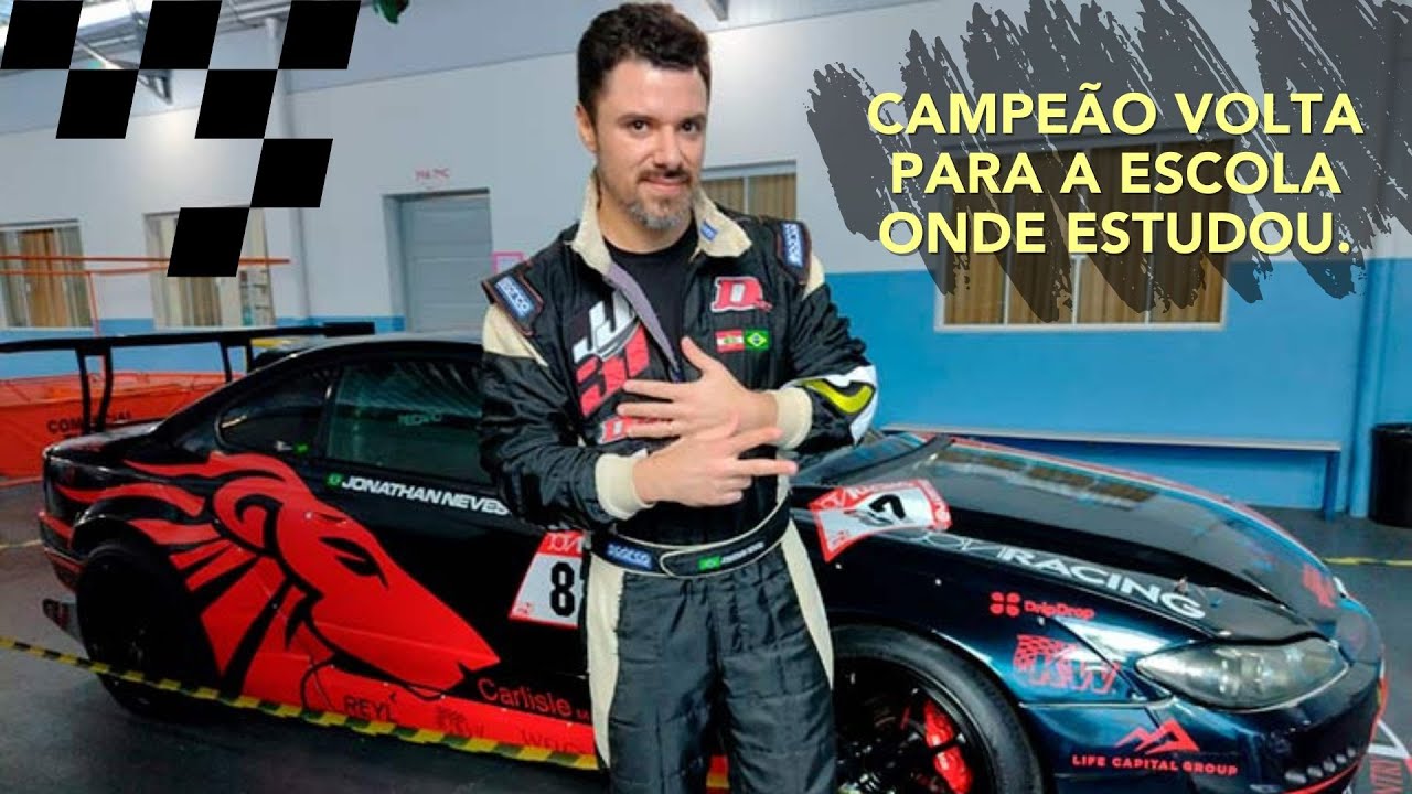 Campeão brasileiro de automobilismo visita a escola onde estudou