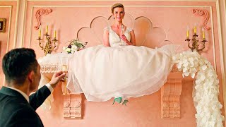 Mujer se Sienta por 3 años en un Estante Como Trofeo para Satisfacer los Deseos de su Marido Rico