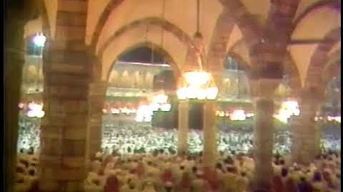 قال تعالى ووصينا الإنسان بوالديه حسنا وإن جاهداك لتشرك بي ما ليس لك به علم فلا تطعهما  سورة العنكبوت