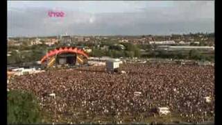 Video thumbnail of "Feeder - Buck Rogers - Live at Reading, Leeds Festival"