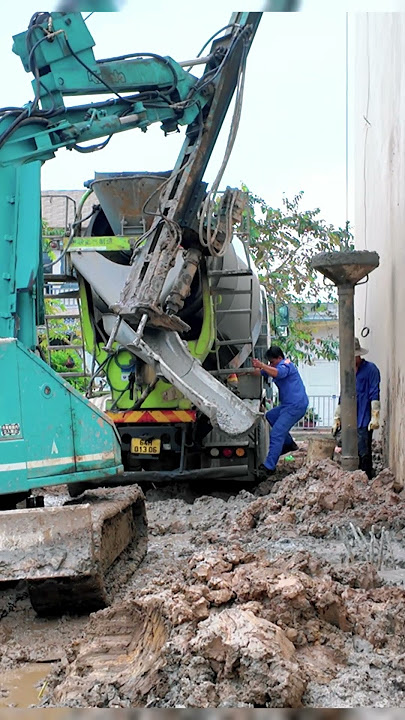 Tremie Concrete Pouring for Bored Piles #construction #boredpile #civilengineering