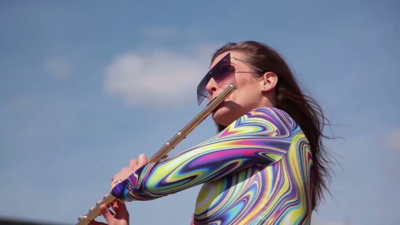Ludivine Issambourg Antiloops - BACK TO THE FUTURE - YouTube