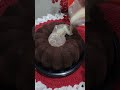 Delícia de bolo de chocolate com cobertura de brigadeiro mesclado 😋😋
