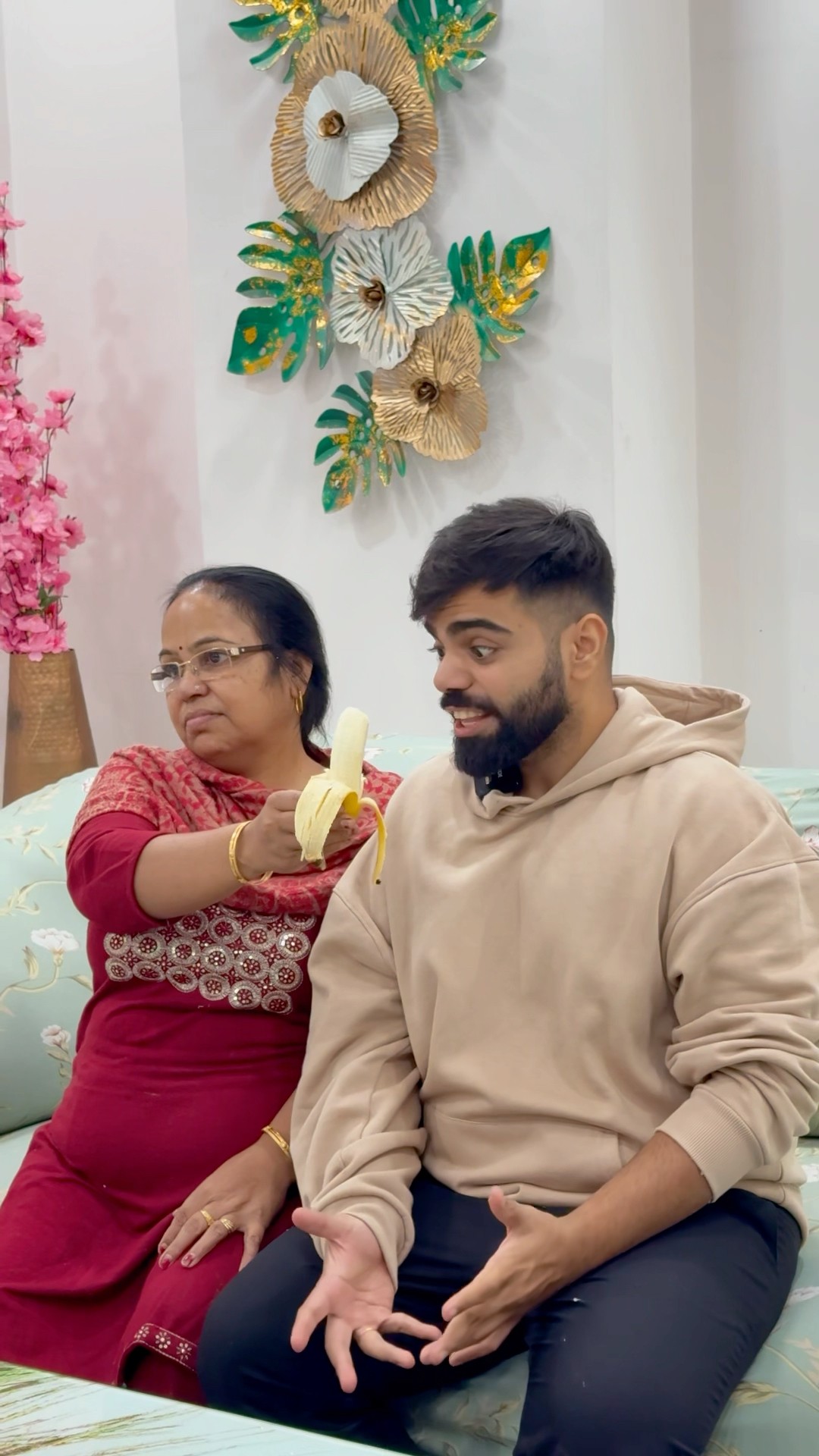 Gaurav k pass uski mummy ban kar kon aagaya #shorts #youtubeshorts #gauravaroravlogs