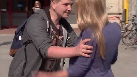 Licealista rzucił się na nauczycielkę [Szkoła ODC. 355]