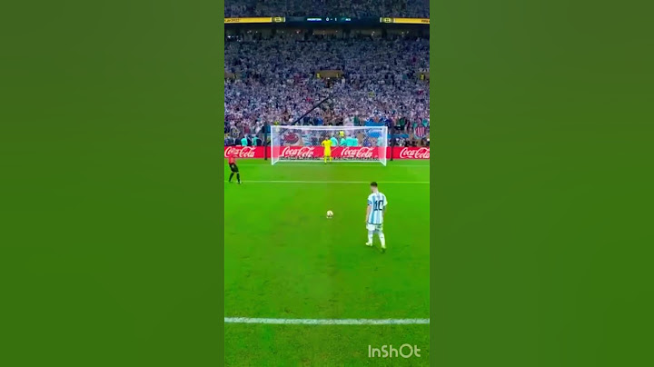 How to Take a Penalty Like Messi 🇦🇷🐐#shorts #football #messi #worldcup