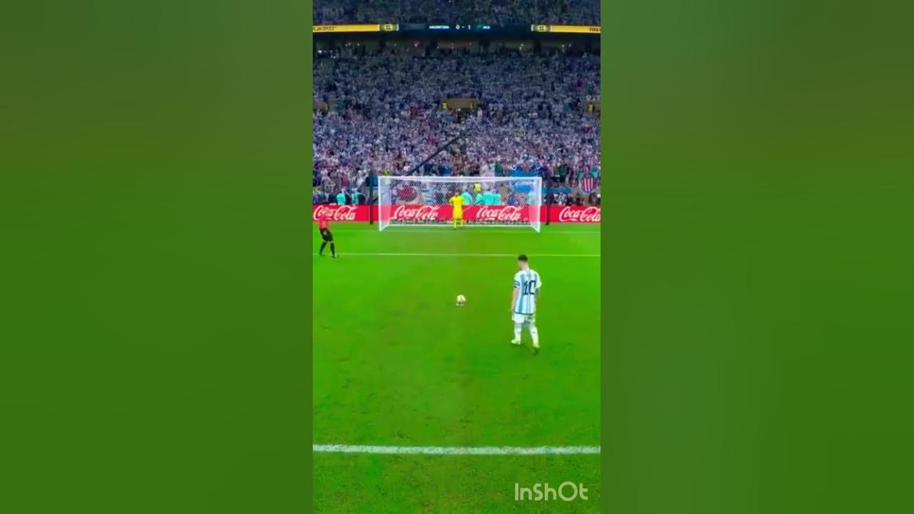 How to Take a Penalty Like Messi 🇦🇷🐐#shorts #football #messi #worldcup