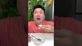 গরম পানির পাত্রে ফেলে পদ্মের সুপ বানাল!