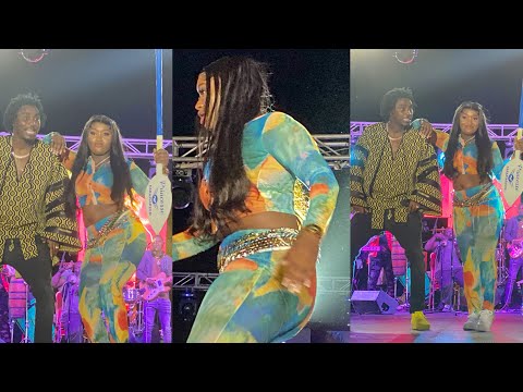 Plein Show de Awa Bayana, Wally Seck offre une chaine en Or à un jeune handicapé et lui fait des…