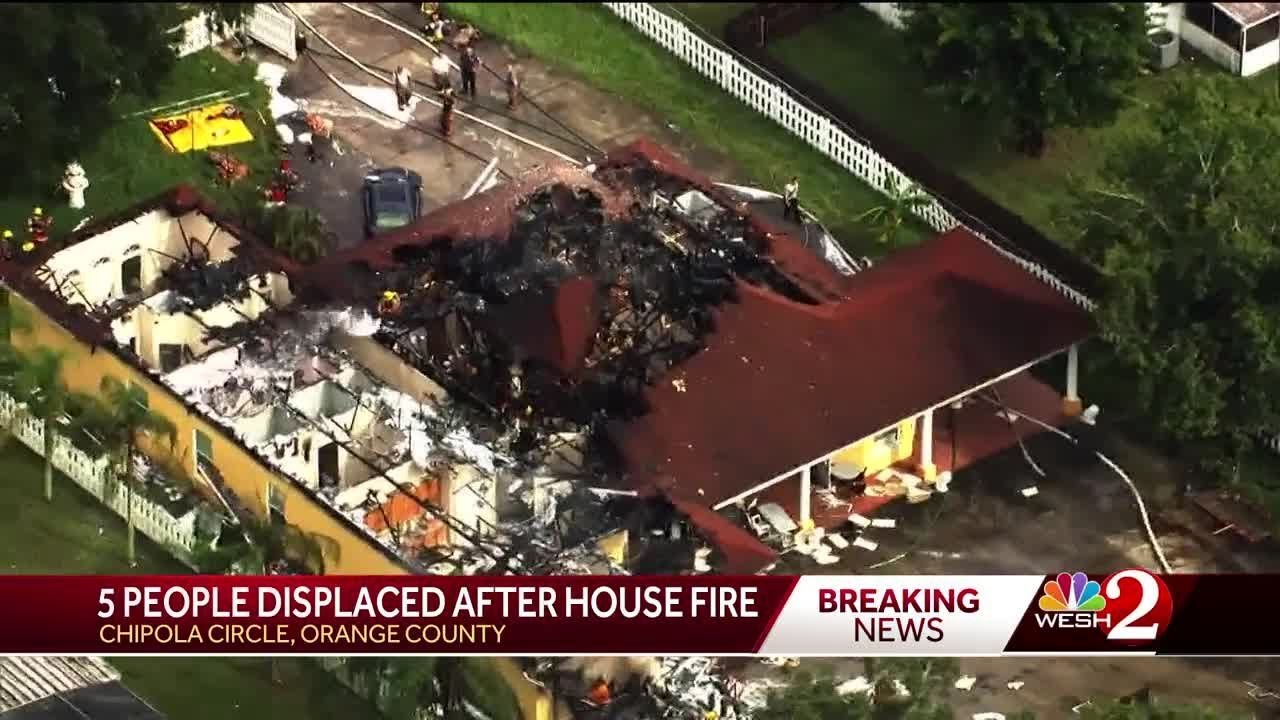 Fire tears through Orange County home, leaves 5 displaced - YouTube