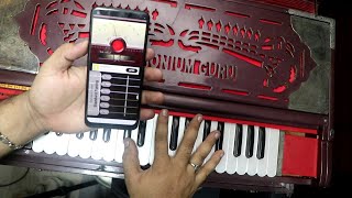 How to Check Tuning of Harmonium | हार्मोनीयम का ट्यूनिंग कैसे चेक करें Pro Guitar Tuner App screenshot 3