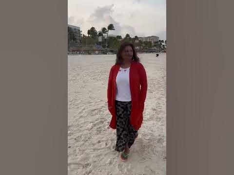 Sandy at Aruba Beach #Baguntundi Nuvvu navvithe - YouTube