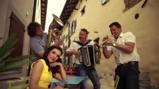 Video thumbnail of "Črna mačka - Zorica (Official video)"