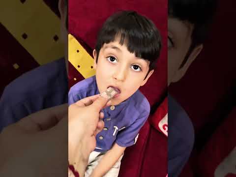 أعطيته الشوكولاتة فعضني 