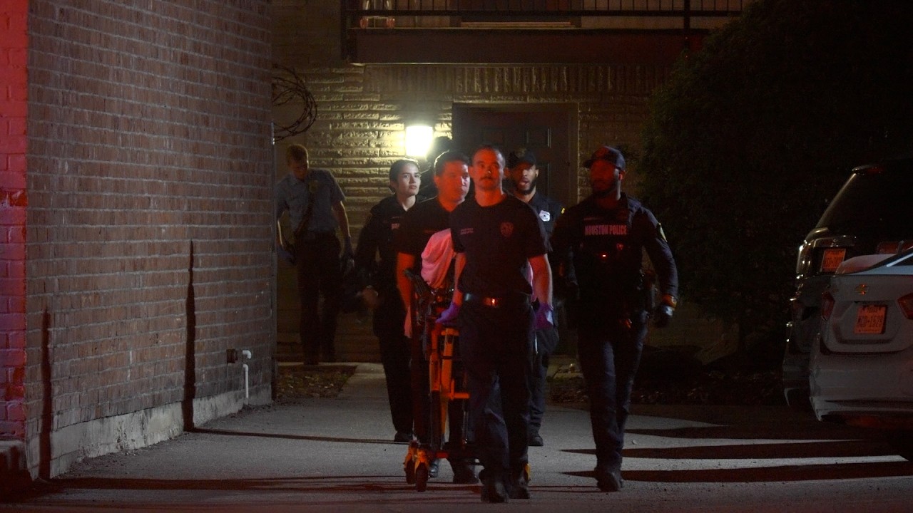 Husband shot by wife during argument in southwest Houston - YouTube