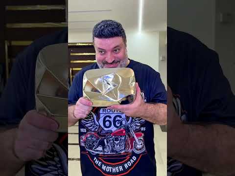 من وين جاب الهدية دي مضحك سيجما