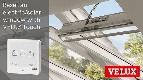 Electric or solar centre-pivot window reset guide (GGL / GGU) with VELUX Touch (KLR 300)