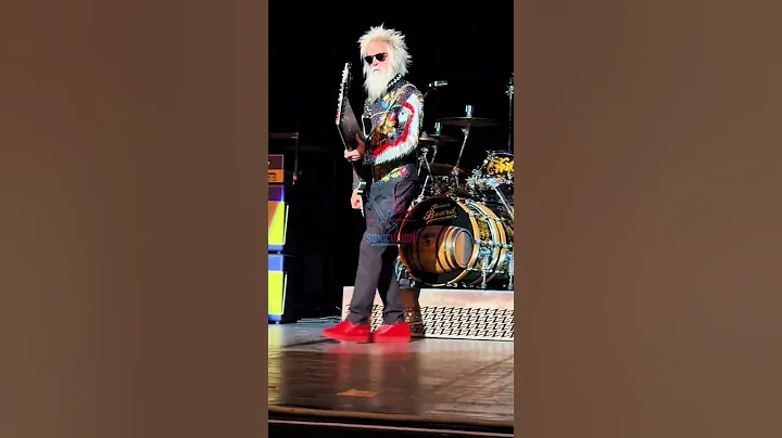 amazing guitar from ZZ TOP!! #sonicunion #zztop #guitarist #concert #clasic #90s #rock