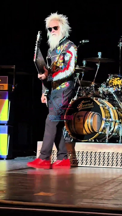 amazing guitar from ZZ TOP!! #sonicunion #zztop #guitarist #concert #clasic #90s #rock