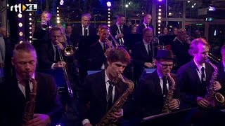 Video thumbnail of "Guus Meewis - Nergens Goed Voor - RTL LATE NIGHT"