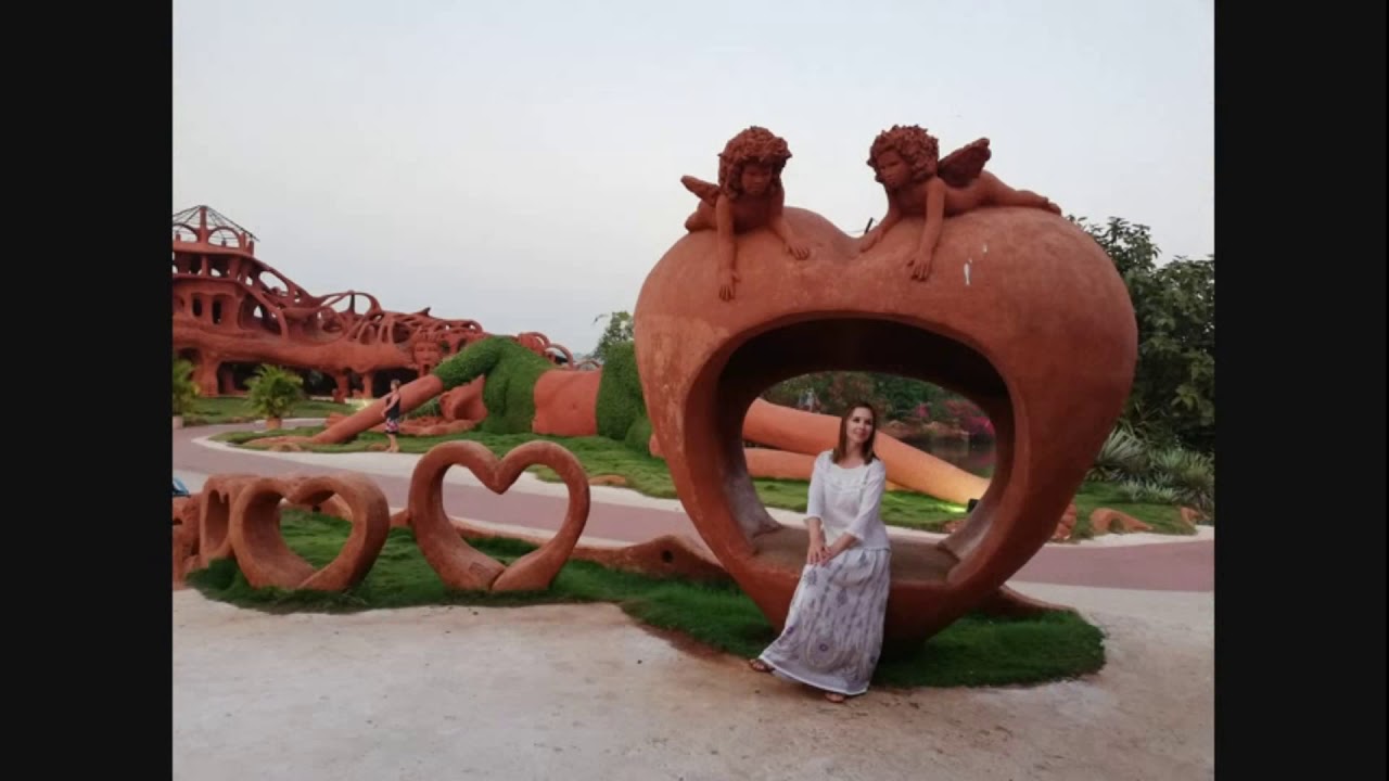 Территория ночного клуба снаружи и внутри, Гоа, Индия "Love Passion Karma"