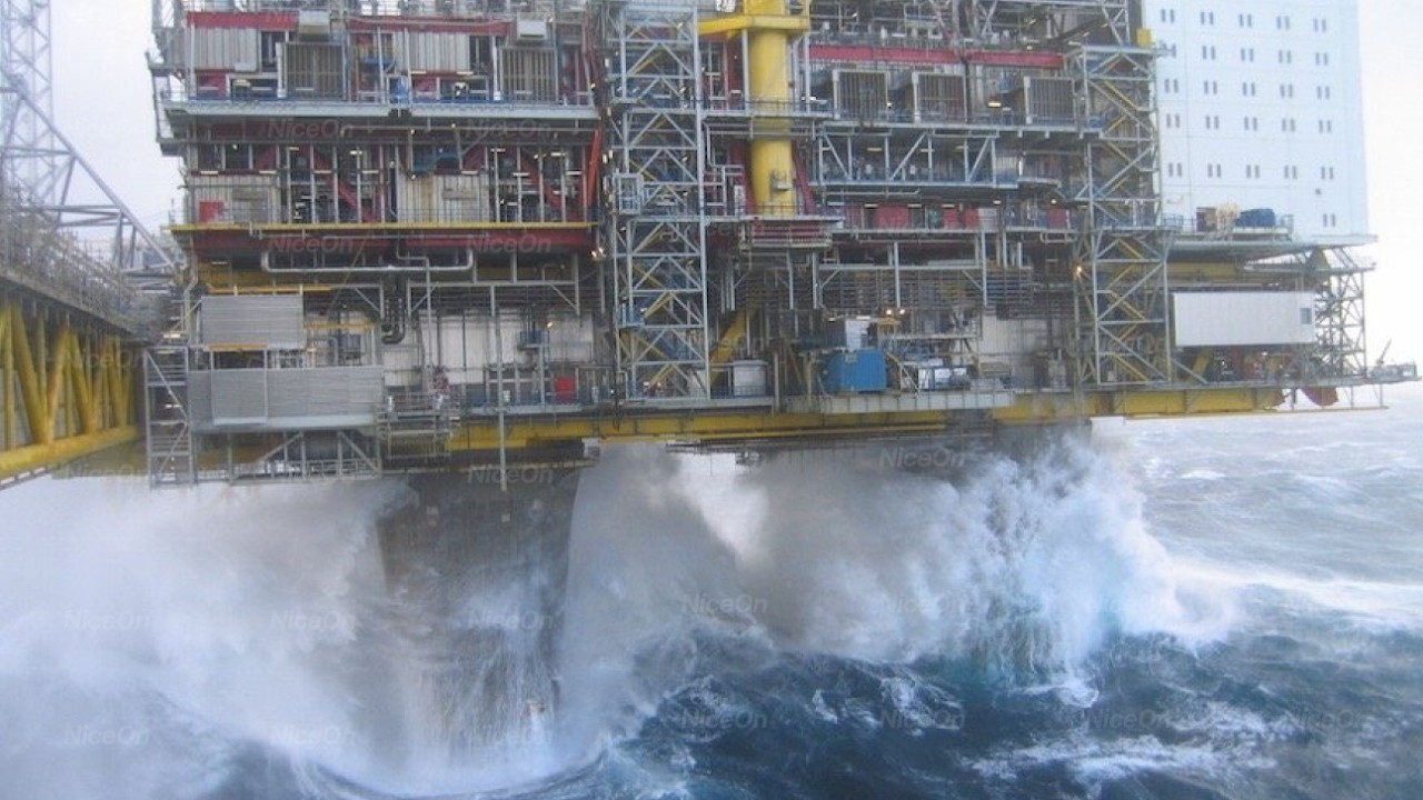 Gaji Fantastis Pekerja Rig Offshore di Tengah Laut Ganas!