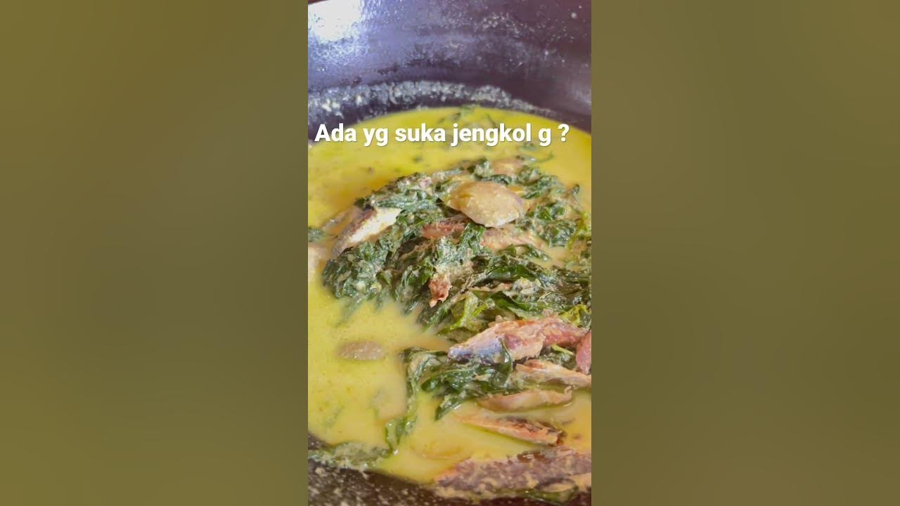 Gulai jengkol pucuak ubi