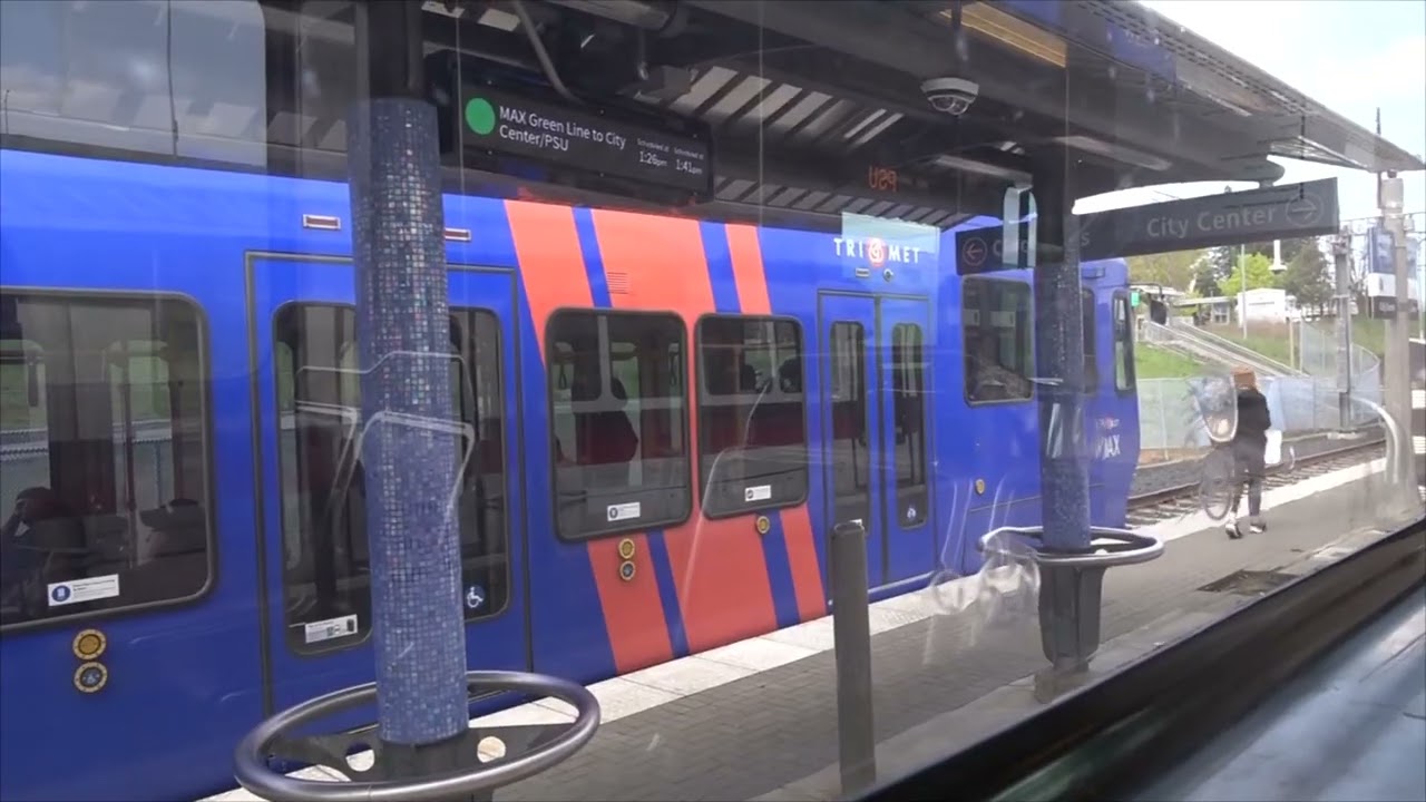 Trimet MAX Green Line Ride on Car 103 with no HVAC (Clackamas to Gateway + Bonus Footage)