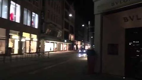 EXTREMELY LOUD GOLF V R32 IN HAMBURG! Brutal Sound Exhaust&Acceleration&Downshift..