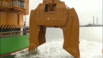 World Largest Clam-shell Buckets