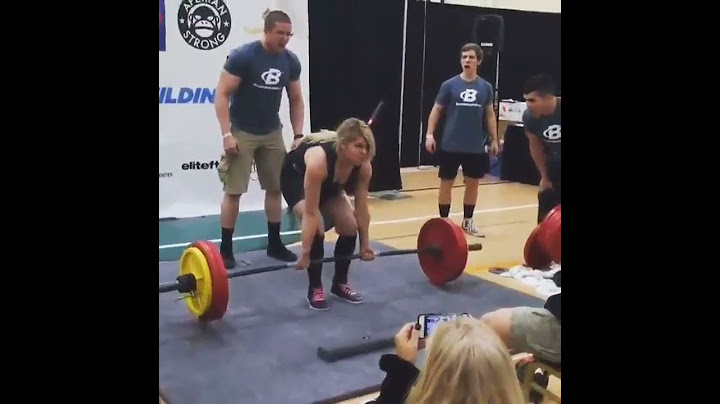 Weightlifter Pukes Over Judge!! Gross!!