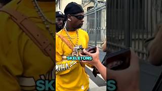 Travis Scott Asking Fans Questions For an Autograph 😂
