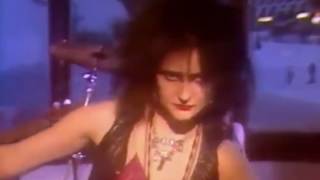 SIOUXSIE AND THE BANSHEES - Dear Prudence (Feat. Robert Smith)