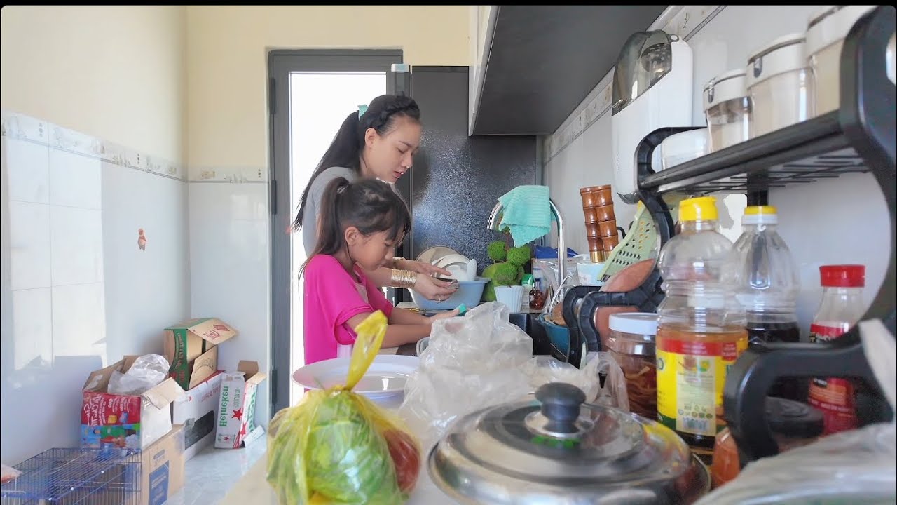 Tập Bé Nấm Vào Bếp - Bửa Cơm 3 Dì Cháu 