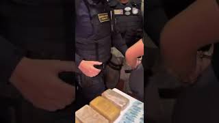 Delegado Charles troca joia de suspeita por algemas #vira...