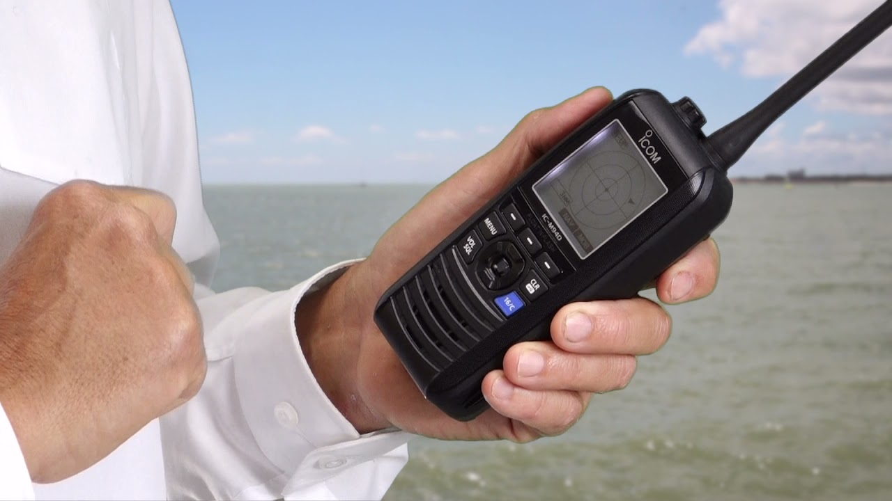 Icom IC M94DE, une VHF portable qui intègre un récepteur AIS 