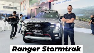 Ranger Stormtrak 1,039 tỷ màu bạc cuốn quá