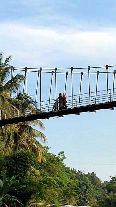 pengendara motor‼️ menyebrang di jembatan gantung sungai ciwulan#shorts
