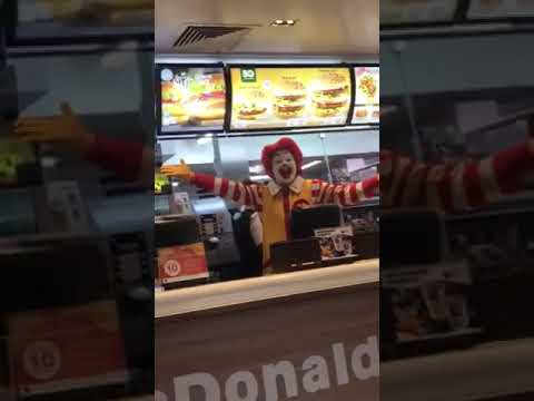 Видео: 12 чуждестранни артикули от менюто на McDonald 