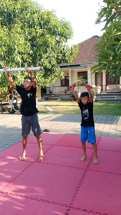 Kamu pilih yg panjang apa dumble ges?✌#shorts#shorinjikempo #martialarts#kempo #olahraga #sports